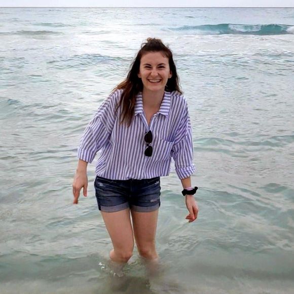 Meet your Posher, Taylor - Picture 1 of 1